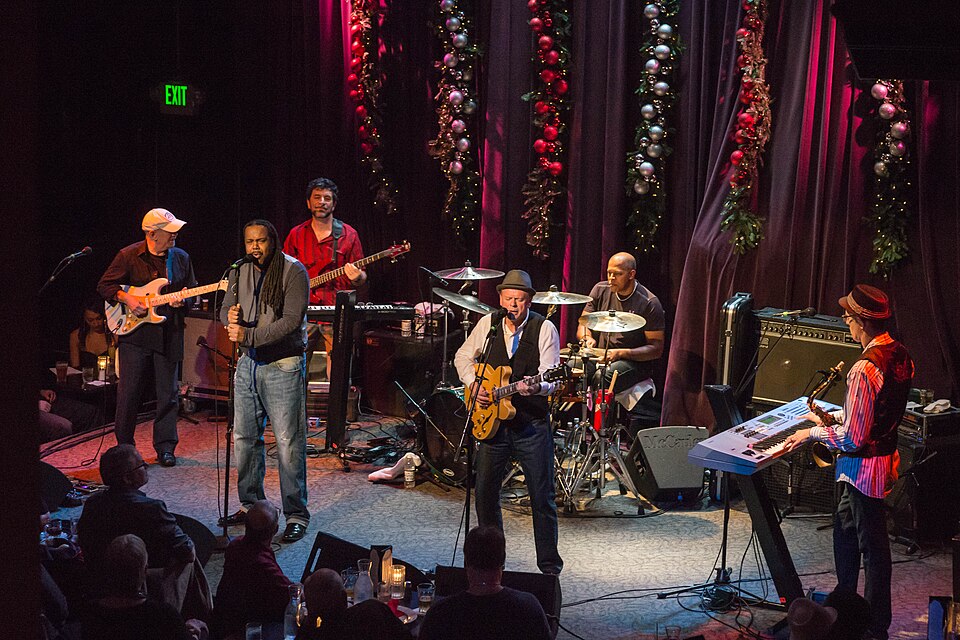 Average White Band (AWB)