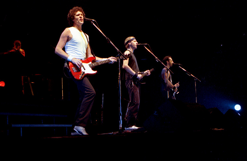 Straits Dire