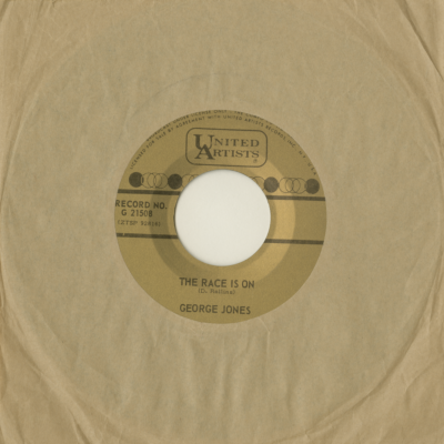 The Race Is On / She Thinks I Still Care (1967)