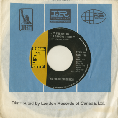 Workin' On A Groovy Thing / Broken Wing Bird (1969)